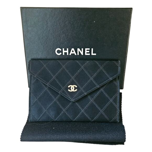 Chanel Vintage Diamond Stitch Wallet - Picture 1 of 7